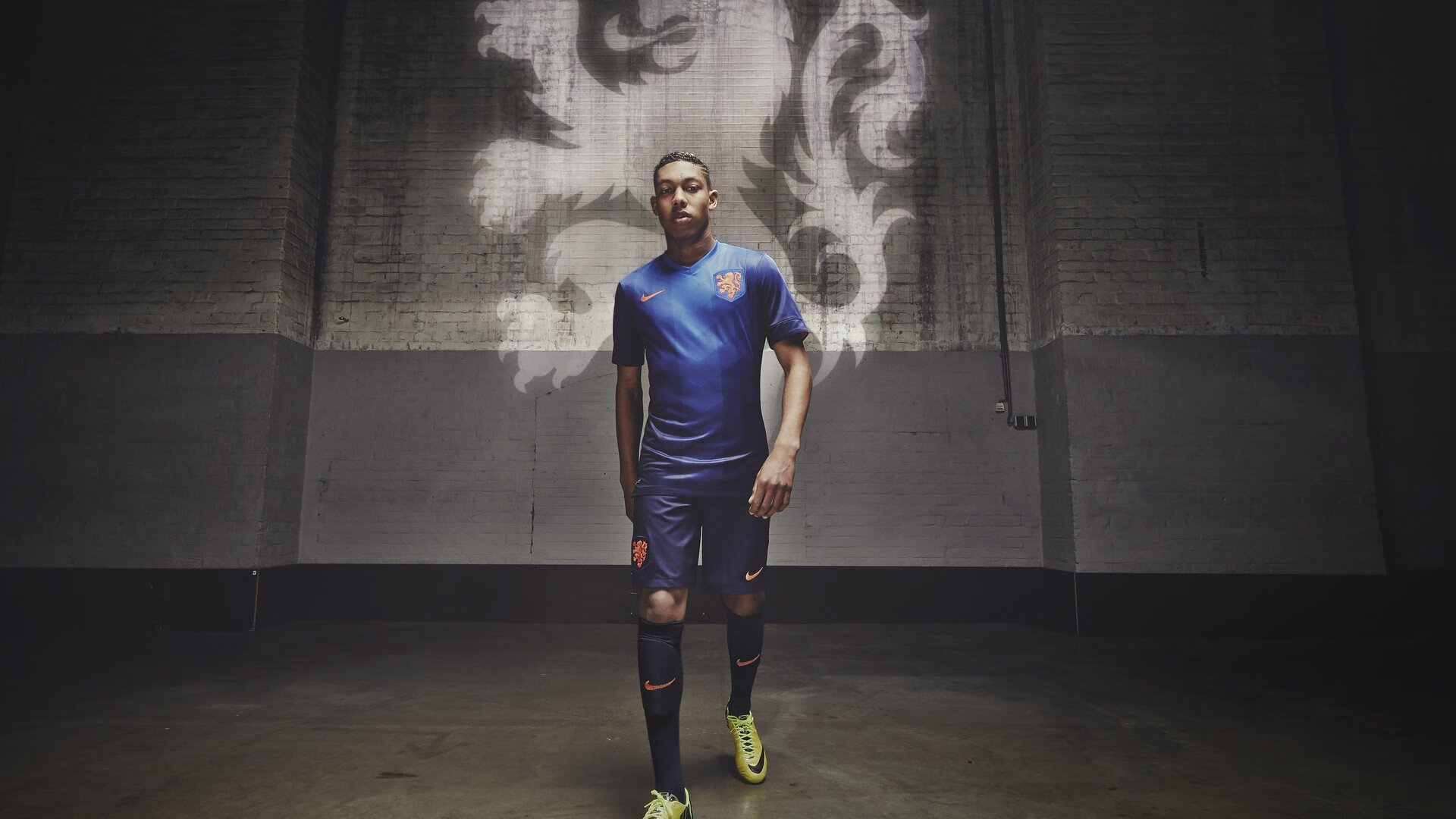 《专题报道：电竞选手的日常训练与生活》，电竞选手的标准